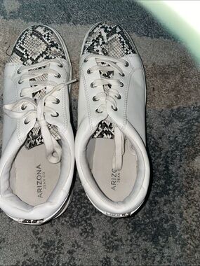 Arizona Jean Company White Sneakers with Snake-Print Detail